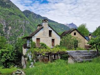 Baita in in vendita da privato a montecrestese frazione veglio, 5