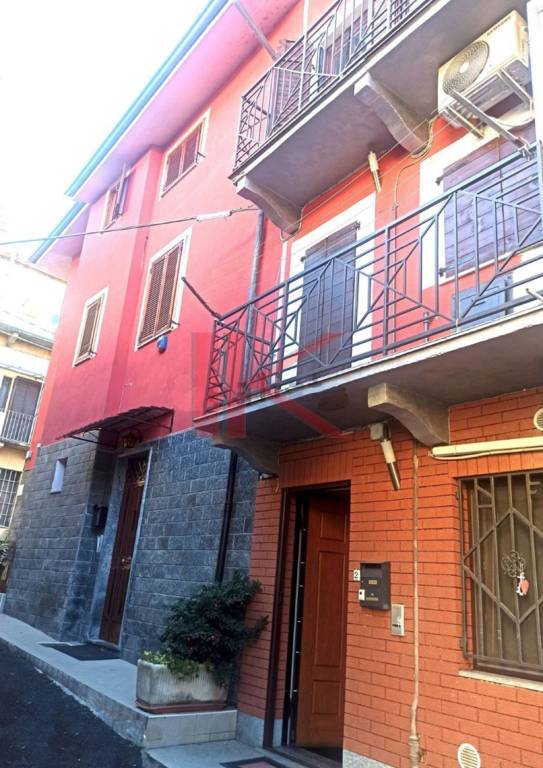 Casa Indipendente in vendita a San Mauro Torinese via Monte Grappa, 21