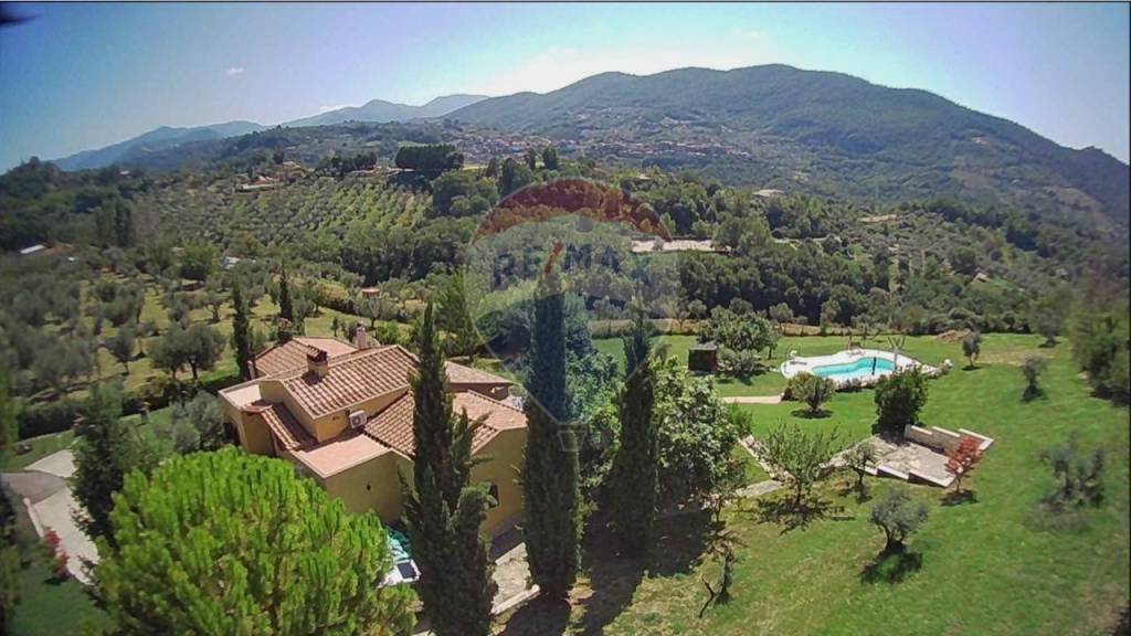 Villa in vendita a Castelnuovo di Farfa via San Filippo