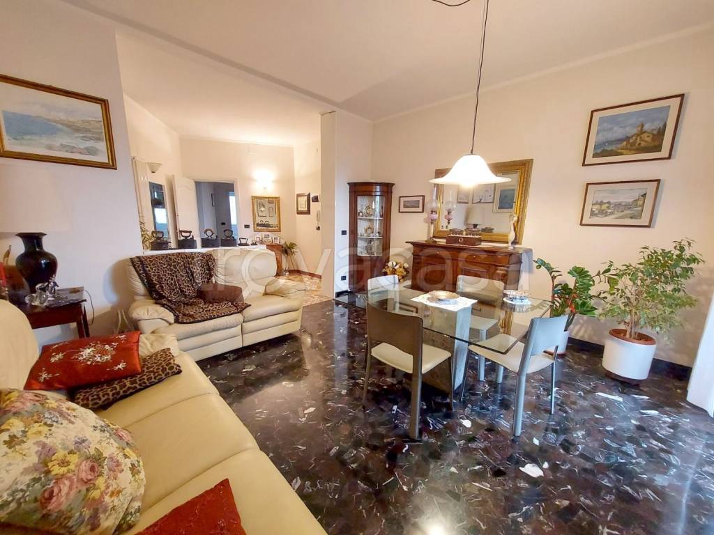 Appartamento in vendita a Bologna via Po, 2
