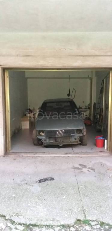 Garage in vendita a Cassino via Valle del Garigliano, 54