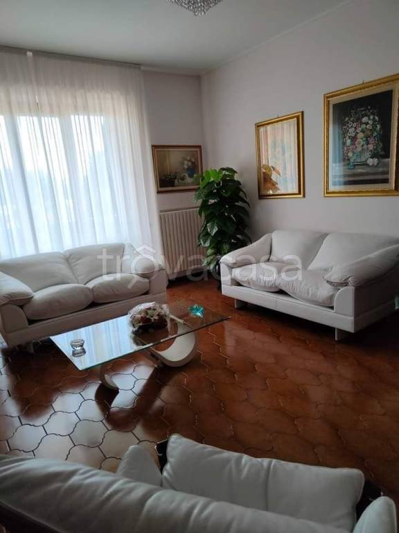 Appartamento in in vendita da privato a Bisuschio via Aldo Moro, 2
