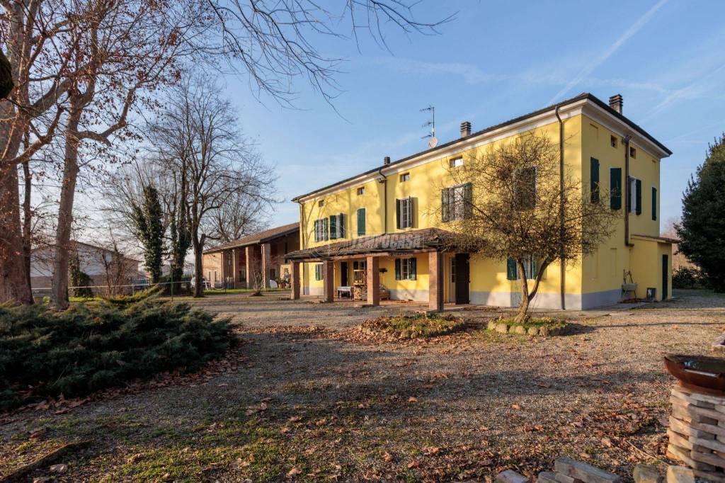 Villa in vendita a Parma strada Angelica