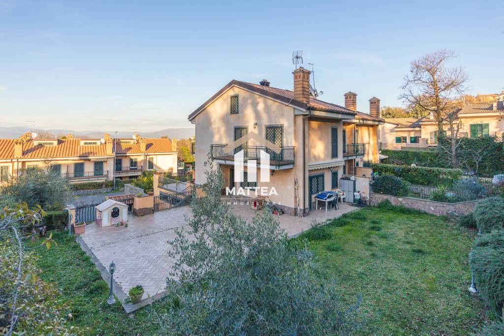 Villa a Schiera in vendita a Monte Porzio Catone viale Guglielmo Marconi