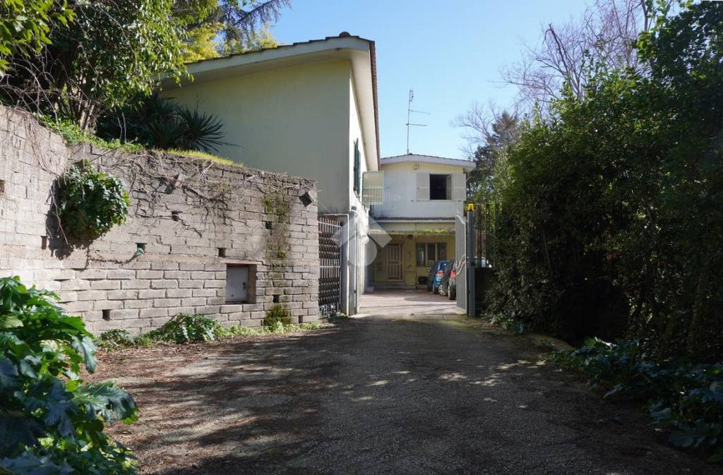 Casa Indipendente in vendita ad Ariccia via Fontanaccio, 1