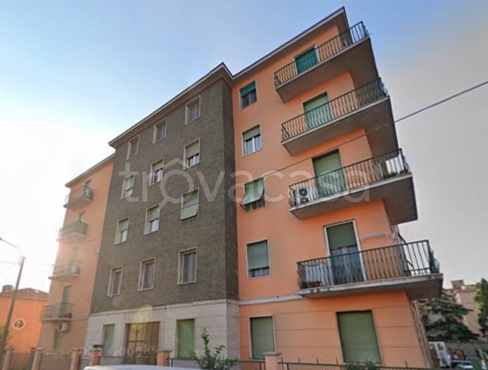 Appartamento in vendita a Parma via Pasubio, 11