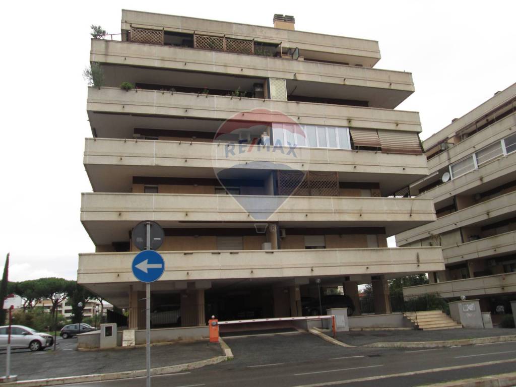 Appartamento in vendita a Roma via Raoul Chiodelli, 73