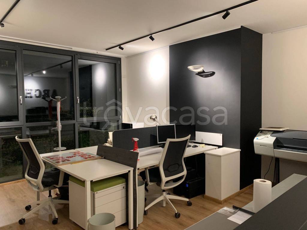 Ufficio in in affitto da privato a Milano via Tommaso da Cazzaniga, 6