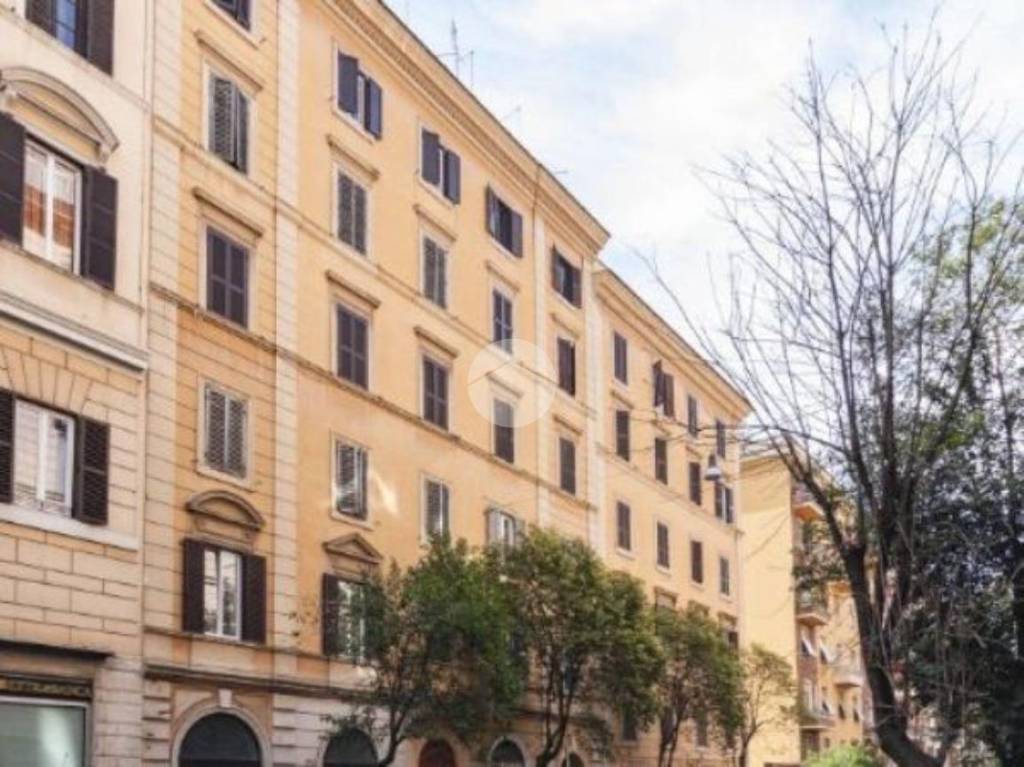 Appartamento in vendita a Roma via Machiavelli, 59