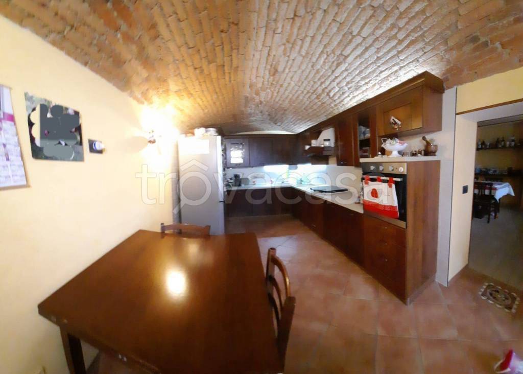 Villa a Schiera in in vendita da privato a Rocca Canavese borgata Montiglio, 28