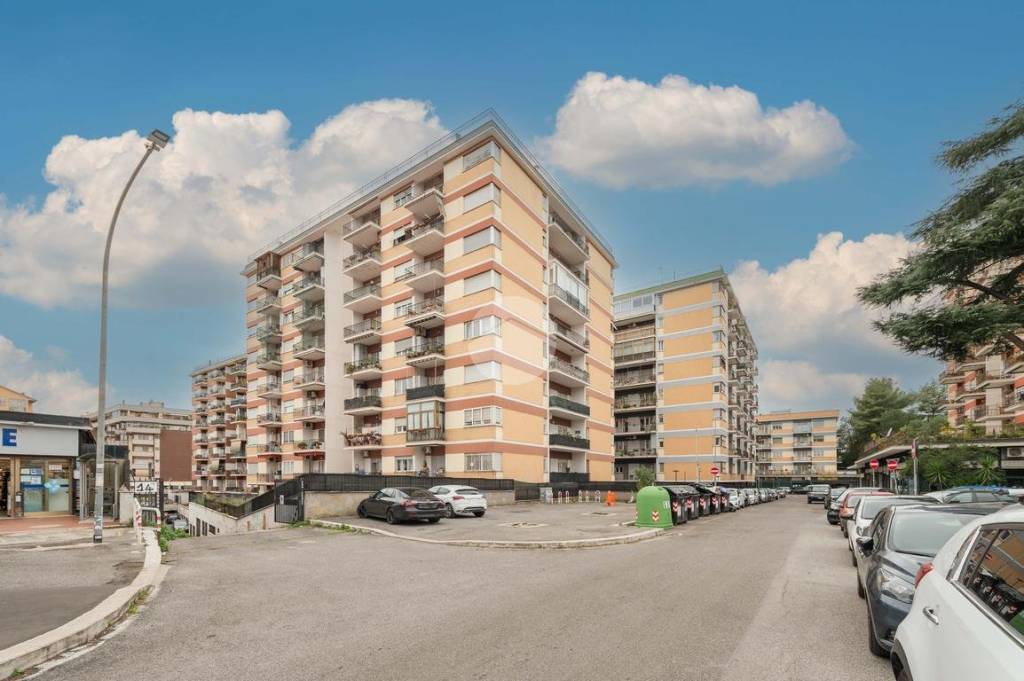 Appartamento in vendita a Roma via Primo Acciaresi, 8