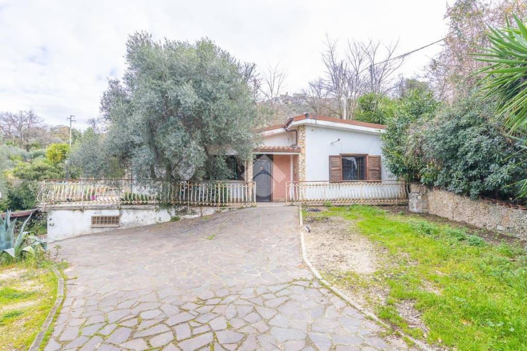 Villa in vendita a Sant'Angelo Romano via Germania, 6