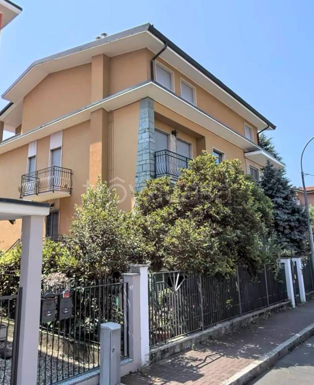 Appartamento in vendita a Buccinasco via dei Gelsi