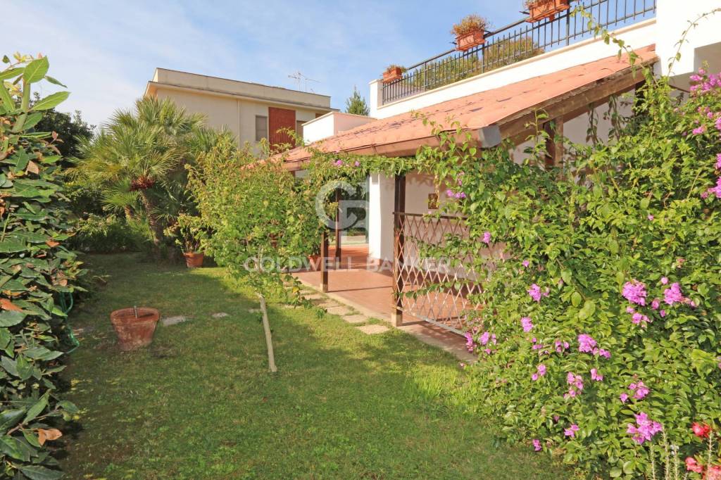 Villa in vendita a Tarquinia via Cariddi, 13