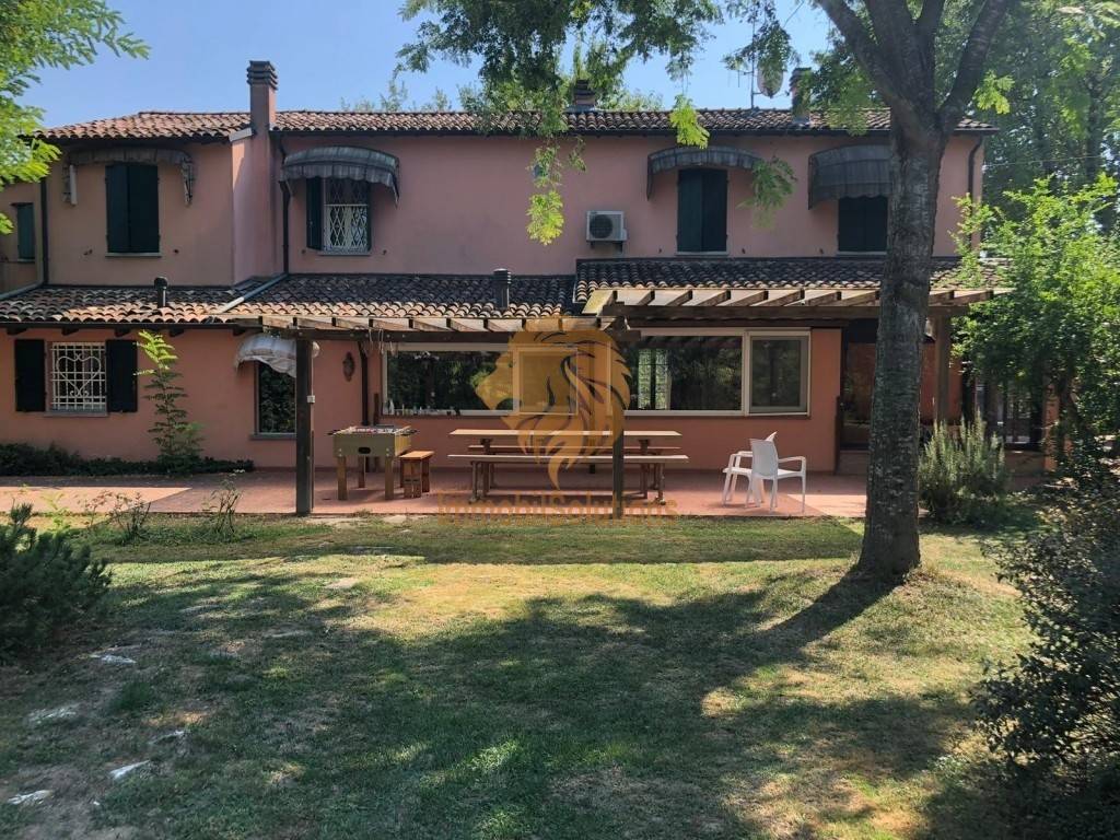 Villa in vendita a Forlì via Lughese, 159