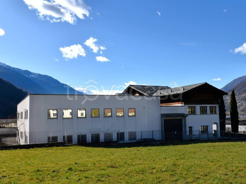 Capannone Industriale in vendita a Talamona via Piemonte