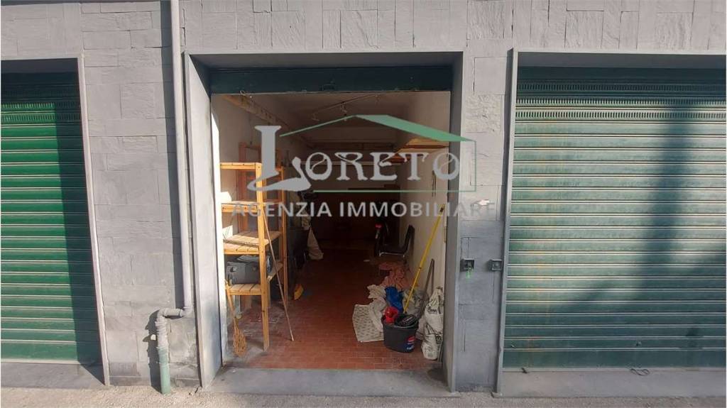 Garage in vendita a Rapallo via tubino