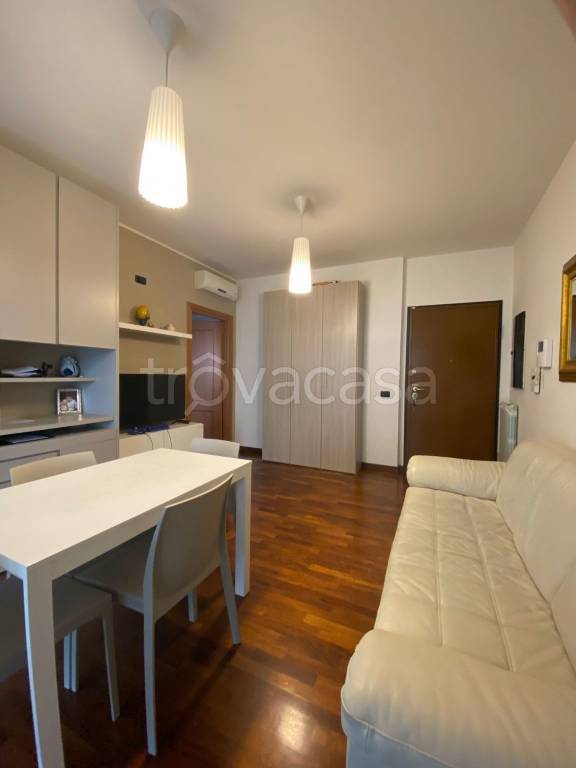 Appartamento in in vendita da privato a Fiumicino via del Perugino, 122