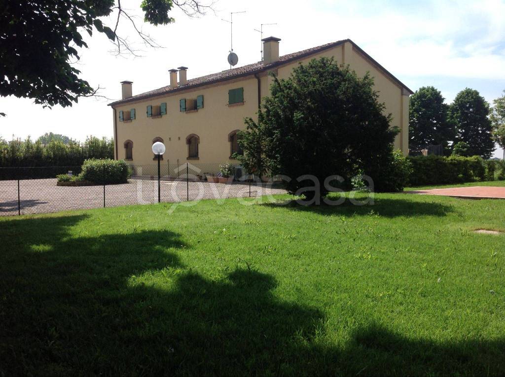 Villa Bifamiliare in in affitto da privato a Ferrara via Comacchio, 896