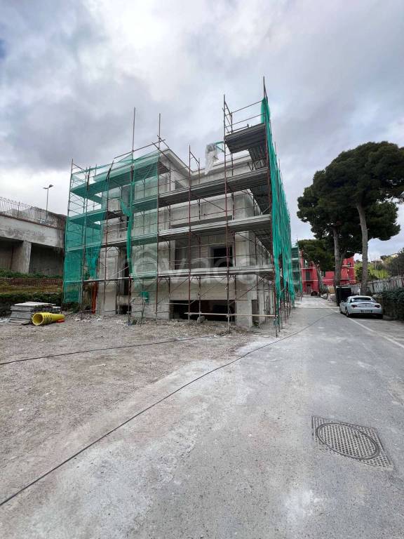 Villa Bifamiliare in vendita a Pozzuoli via via raimondo annecchino