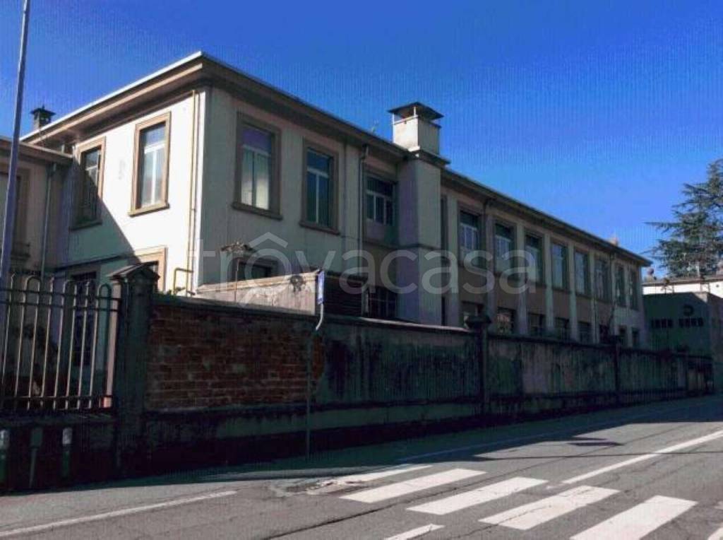 Capannone Industriale in vendita a Maslianico via Roma 8
