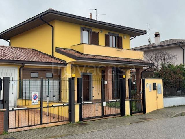 Villa in vendita a Livraga viale dei Tigli, 19