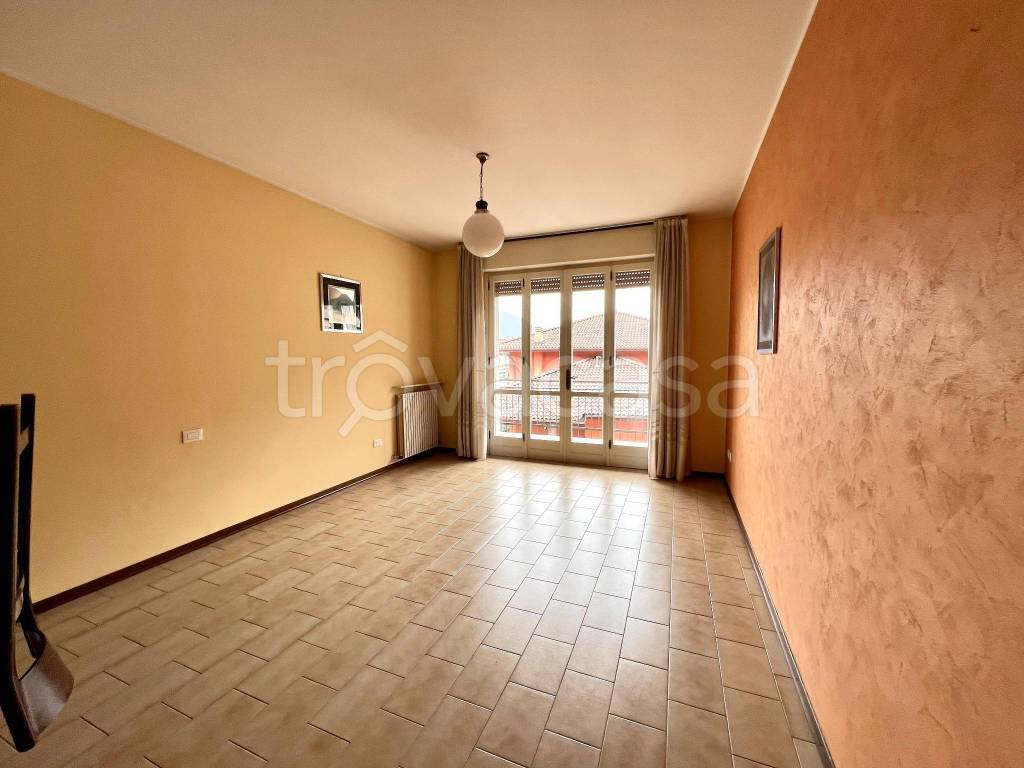 Appartamento in vendita a Cene via Eustacchio Capitanio