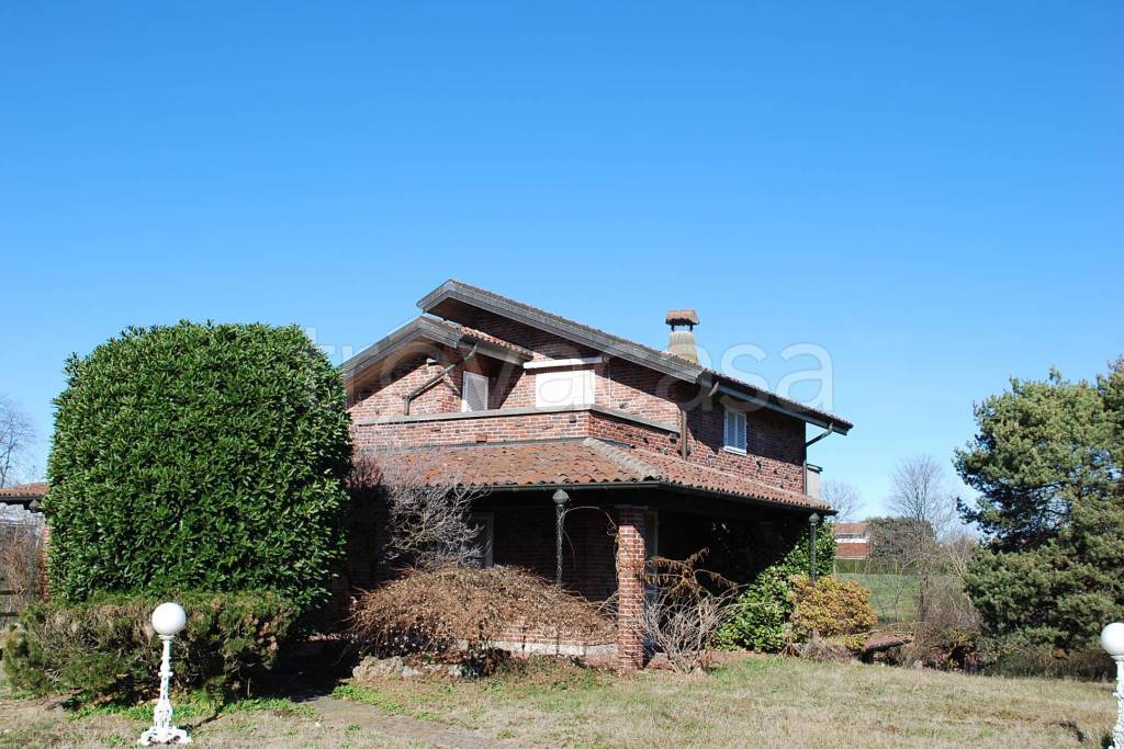 Villa in vendita a Oleggio via Romana, 48
