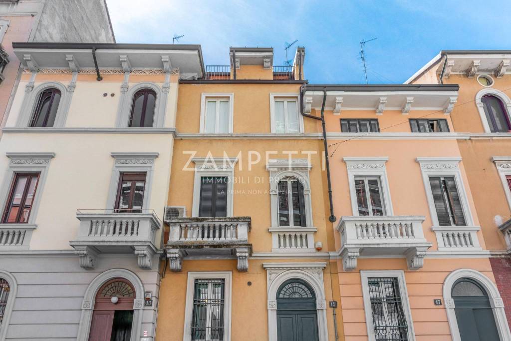 Appartamento in vendita a Milano via Fratelli Bronzetti, 35
