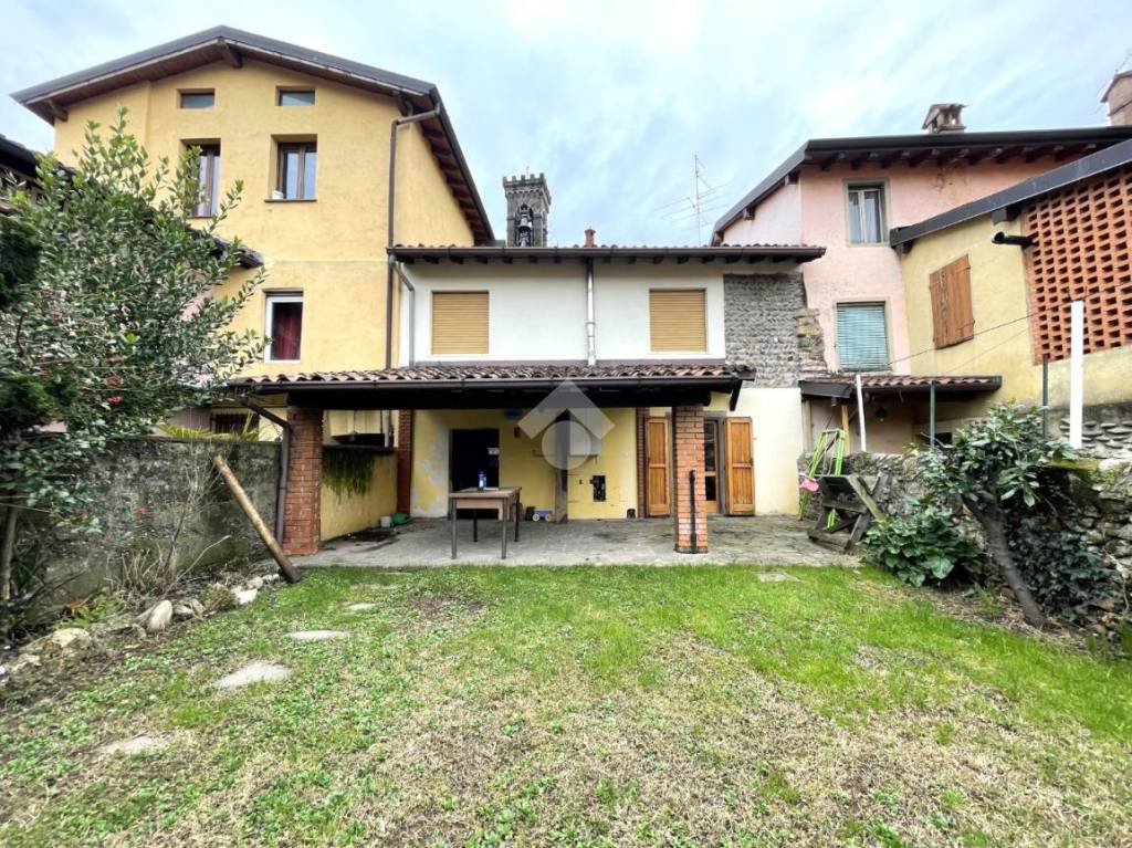 Appartamento in vendita a Scanzorosciate via f. Martinengo Colleoni, 72