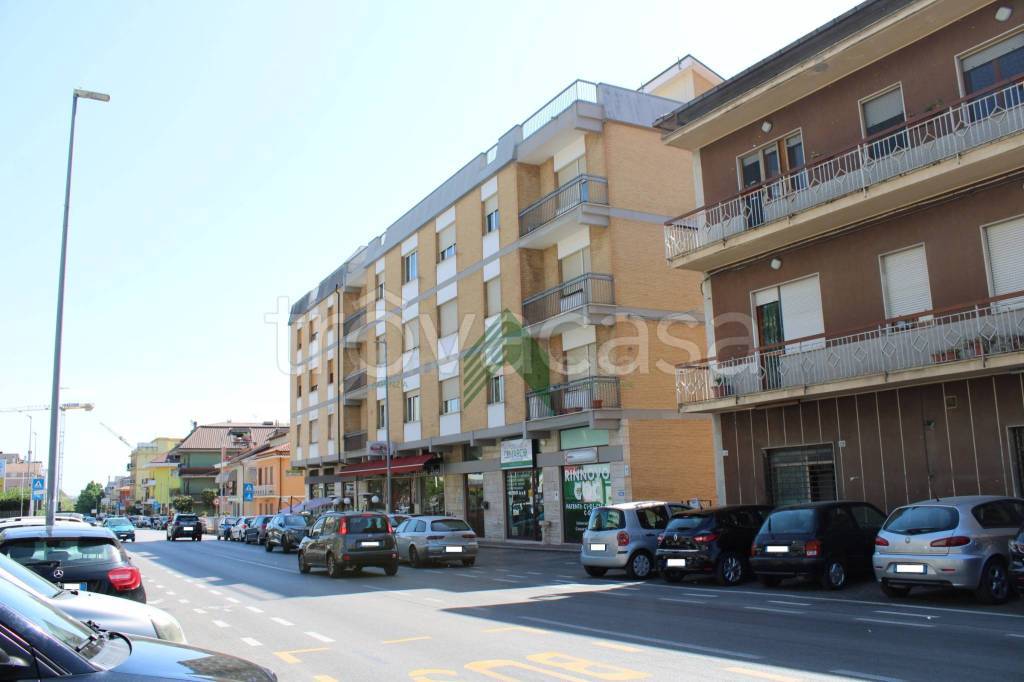 Appartamento in vendita a Teramo viale Francesco Crispi, 144