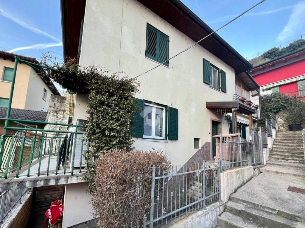 Villa in vendita a Trento via delle Cave