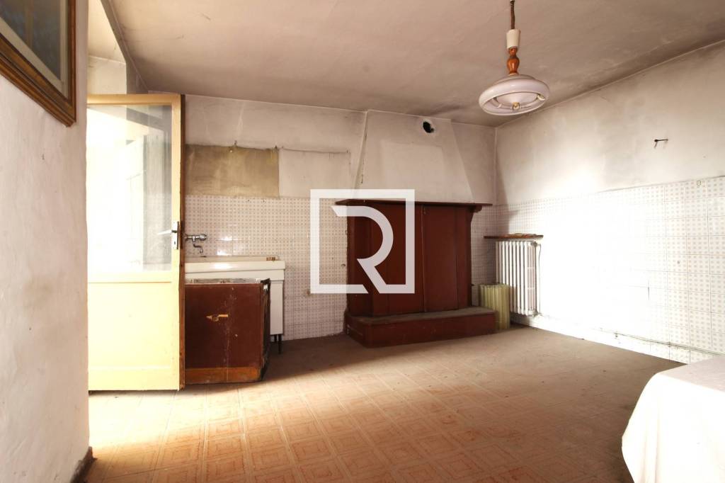 Casa Indipendente in vendita a Civitella di Romagna via Castello, 35