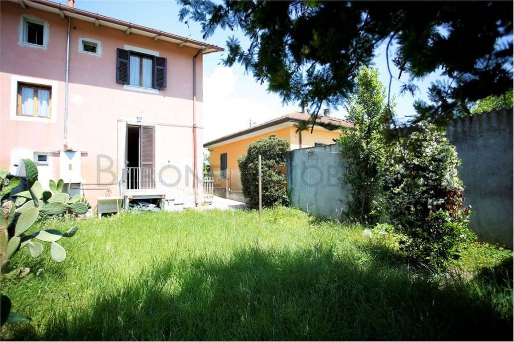 Villa a Schiera in vendita a Massa via sottoricortola