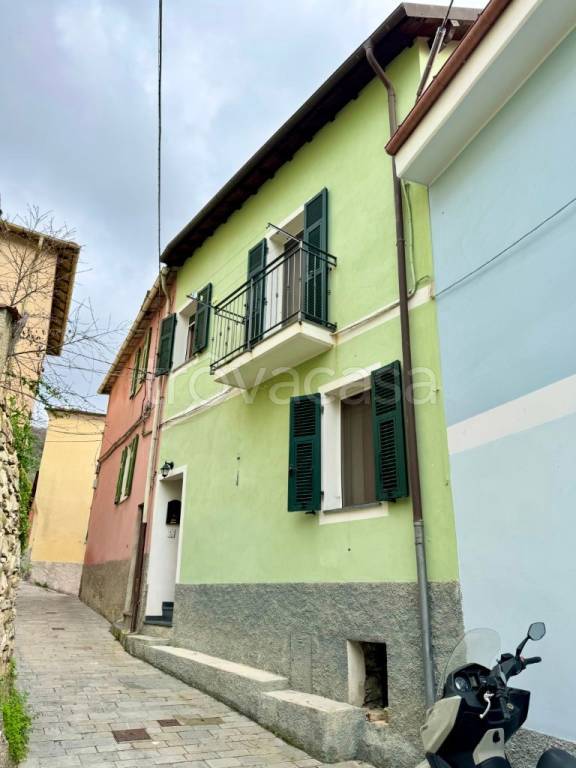 Casa Indipendente in vendita a Pontedassio via Borgo Barnati