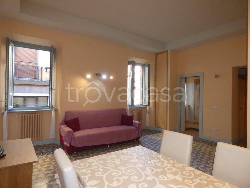 Appartamento in vendita a Viterbo piazza Giuseppe Verdi, 26