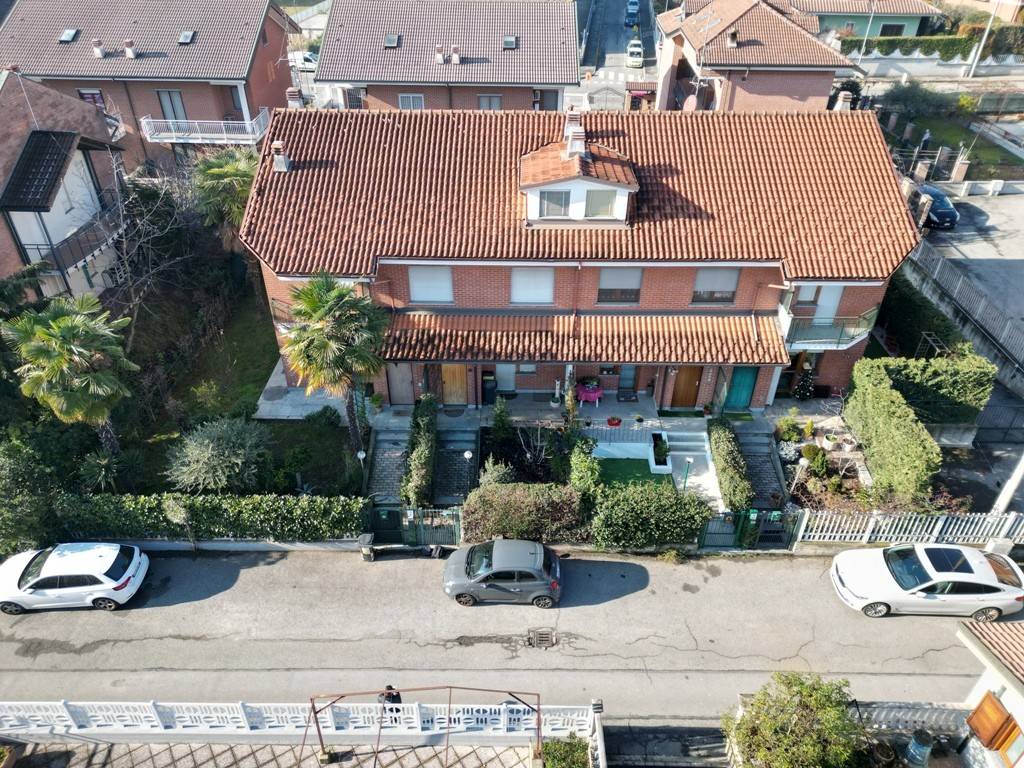 Villa a Schiera in vendita a Settimo Torinese via Ada Negri, 11