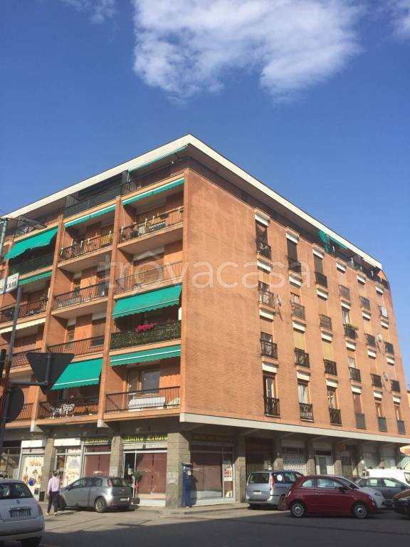 Appartamento in affitto a Orbassano via Cesare Battisti, 15