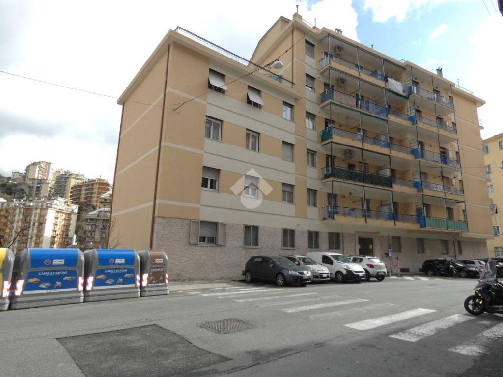 Appartamento in vendita a Genova via Bari, 37