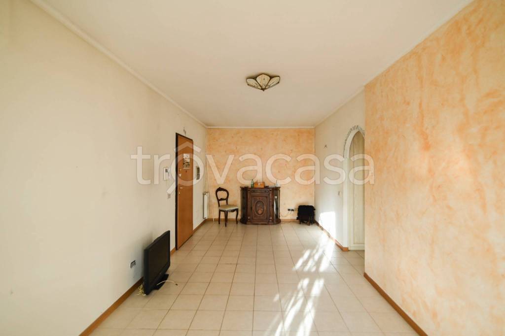 Appartamento in vendita a Roma via Renato Caccioppoli, 272