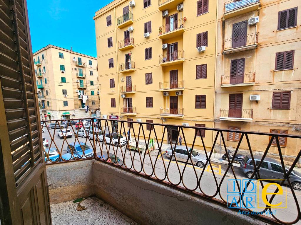 Appartamento in vendita a Palermo via Francesco Paolo Perez, 205