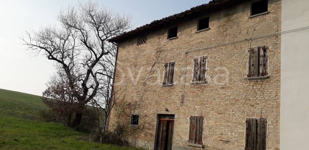 Casa Indipendente in vendita a Castelvetro di Modena via Sinistra Guerro, 49