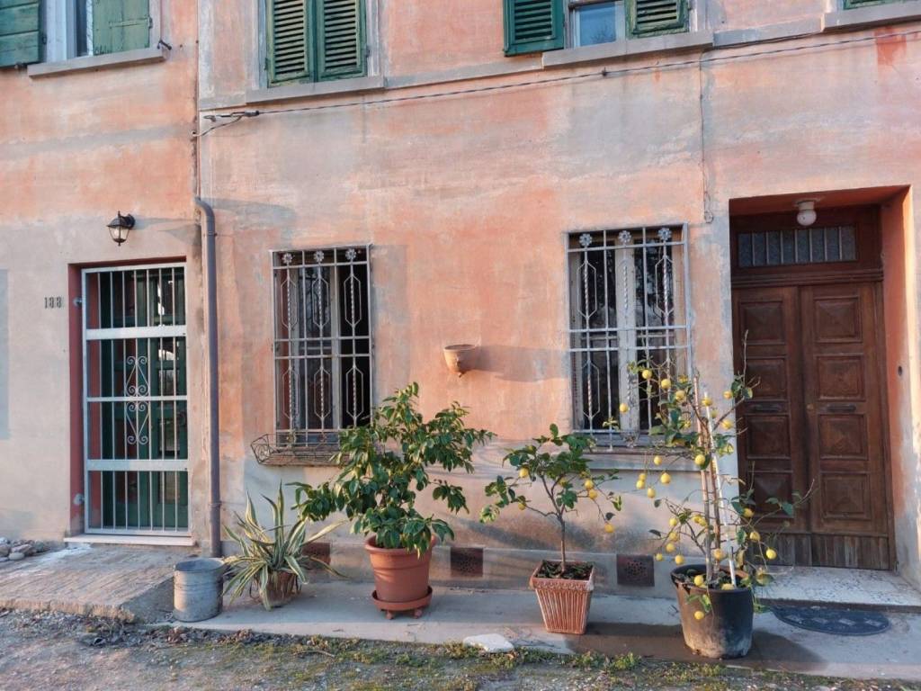 Appartamento in vendita a Ferrara via Ladino