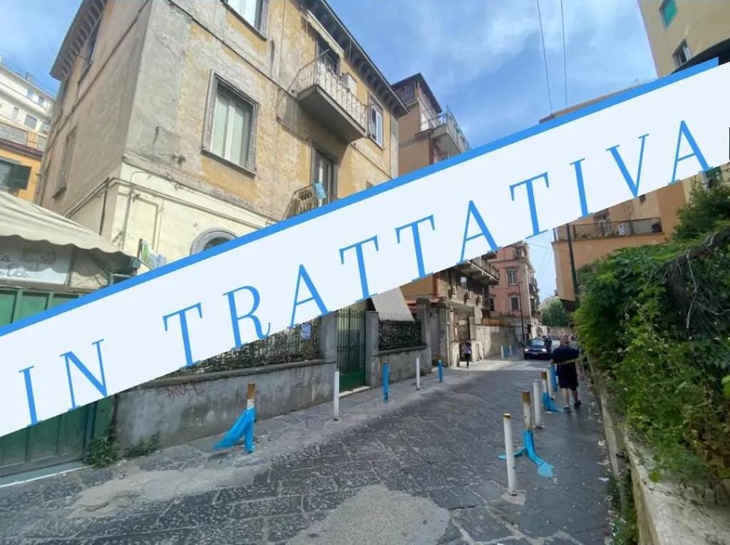 Appartamento in vendita a Napoli via Arenella