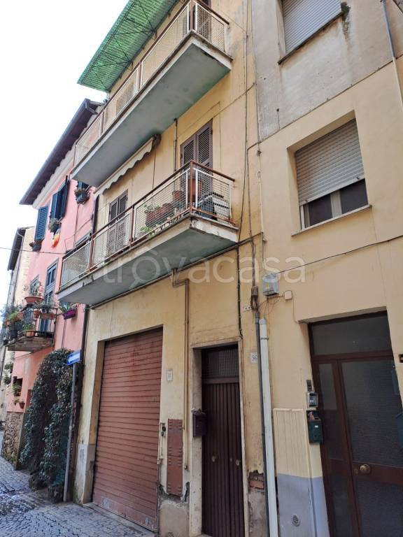 Casa Indipendente in vendita a Velletri via Andrea Velletrano, 56