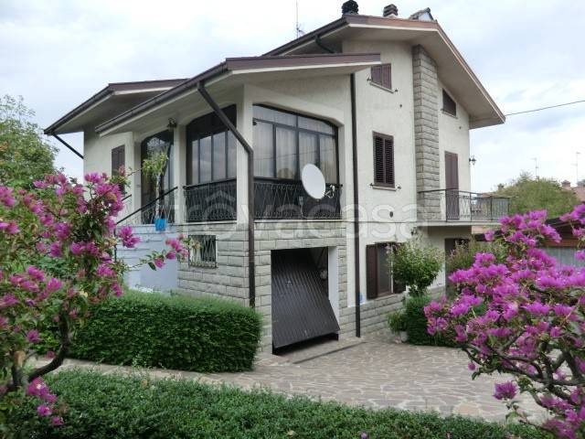 Villa Bifamiliare in vendita a Serramazzoni via San Dalmazio