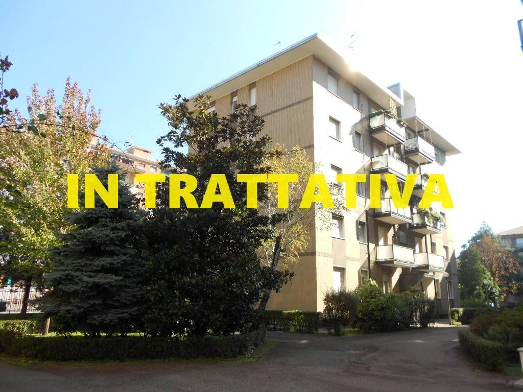Appartamento in vendita a Milano via Orbetello, 3