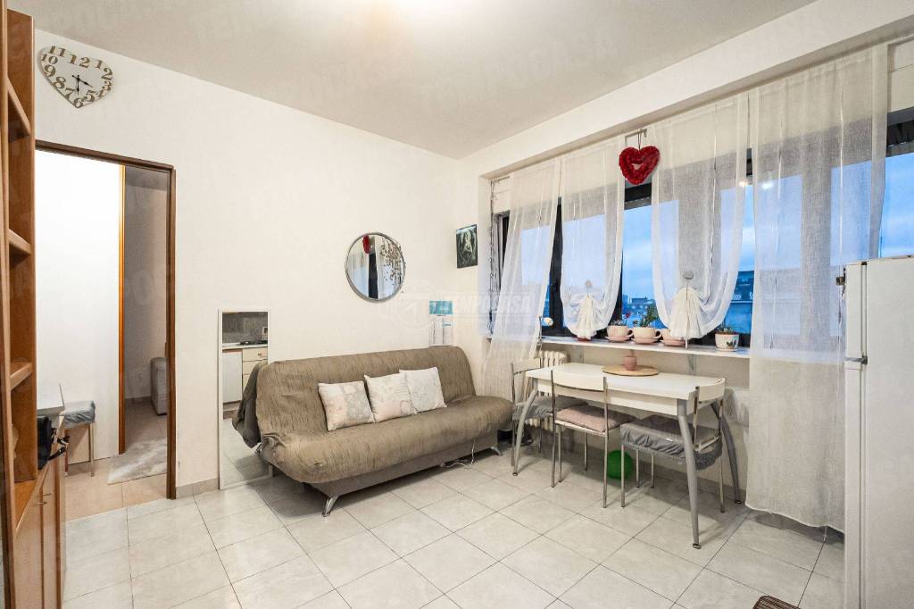 Appartamento in vendita a Seregno via gozzano 12