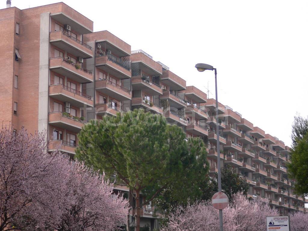 Appartamento in vendita a Roma viale Karl Marx