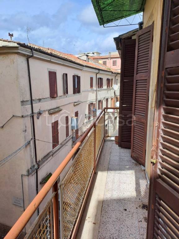 Appartamento in vendita a Velletri via Andrea Velletrano, 56